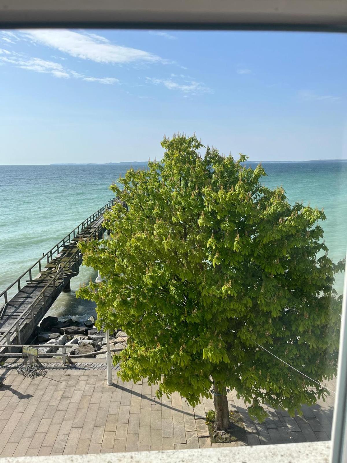 Faehrblick - Pension Direkt Am Wasser Sassnitz Exterior photo