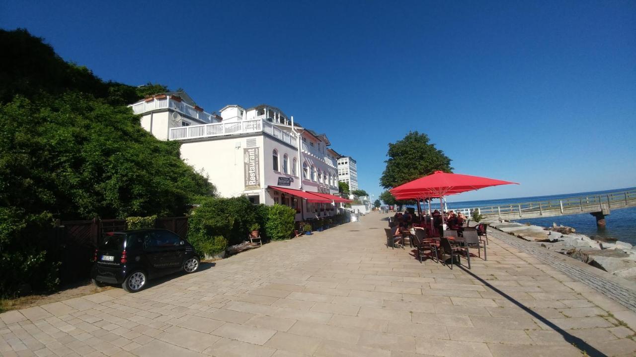 Faehrblick - Pension Direkt Am Wasser Sassnitz Exterior photo