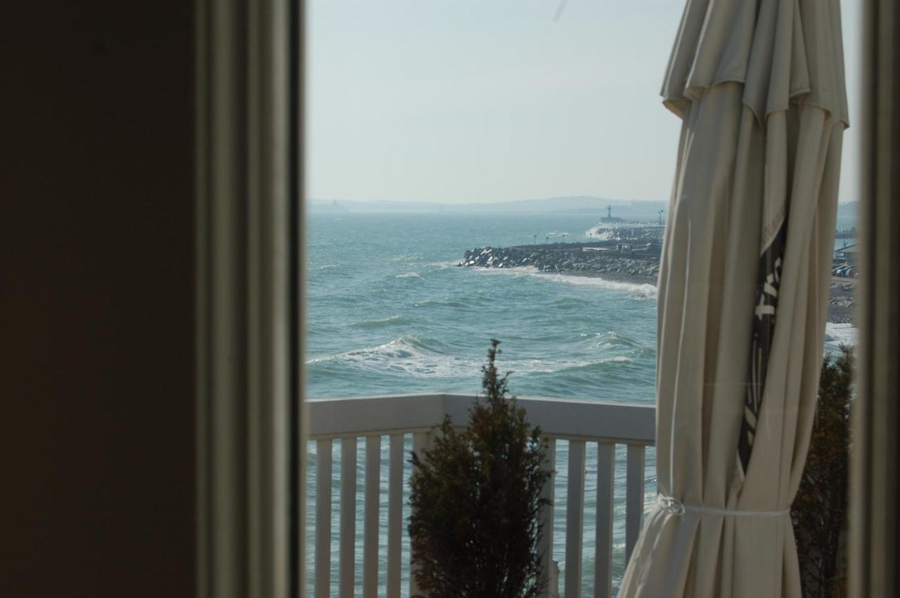 Faehrblick - Pension Direkt Am Wasser Sassnitz Exterior photo